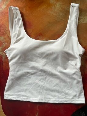 Fabletics White Scoop Tank Top - Women's Athletic Crop